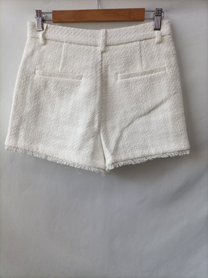 ZARA. Shorts tweed blanco T.m