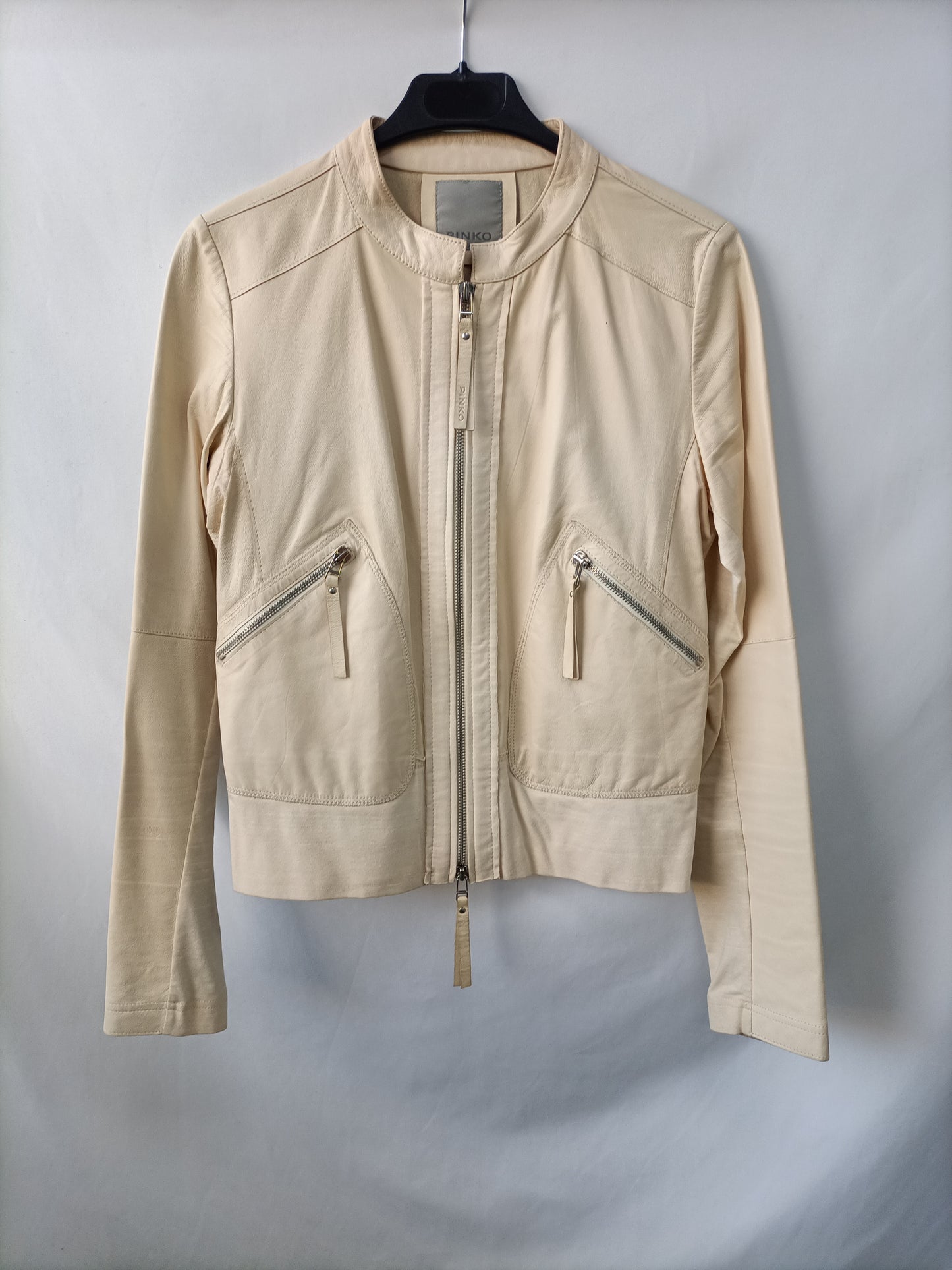 PINKO. Chaqueta beige  piel T.38 (S)