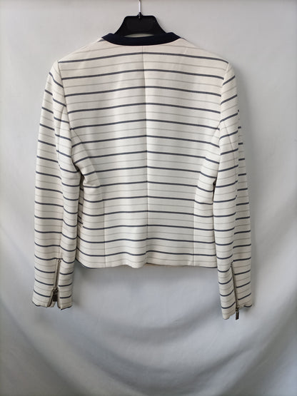 MANGO. Blazer blanca a rayas azules T.36