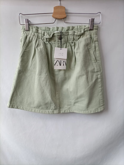 ZARA. Falda verde slouchy T.13/14