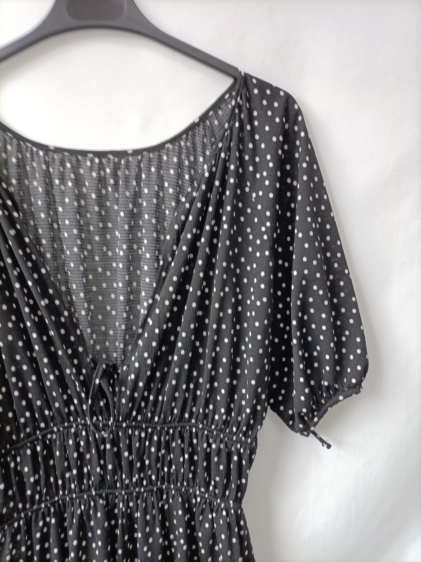 ZARA. Vestido negro lunares T.s