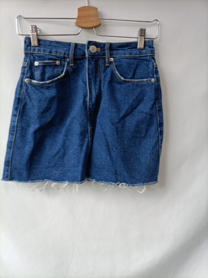 ZARA. Falda vaquera oscura T.xs
