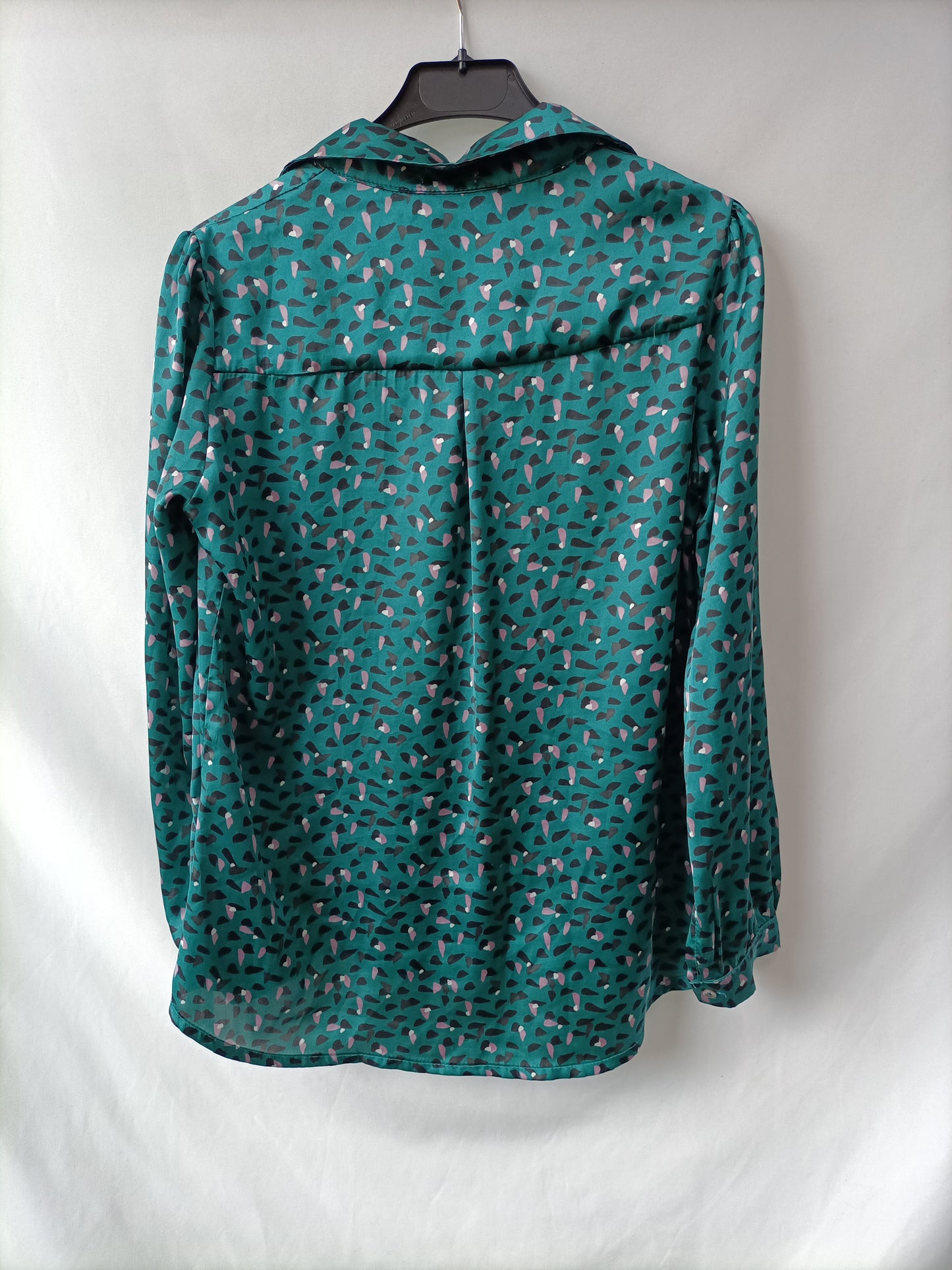 NOON. Blusa verde estampada T.xs(tara)