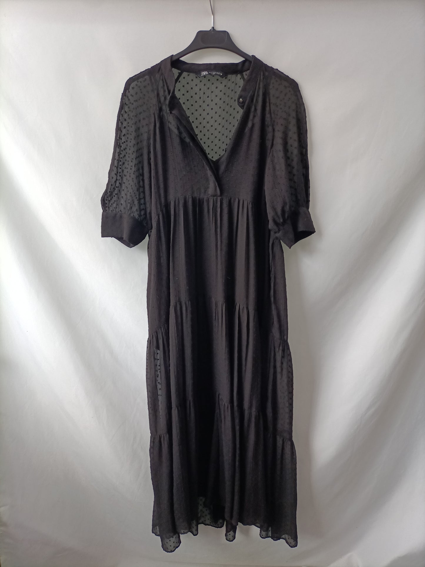 ZARA. Vestido largo plumeti T.xs