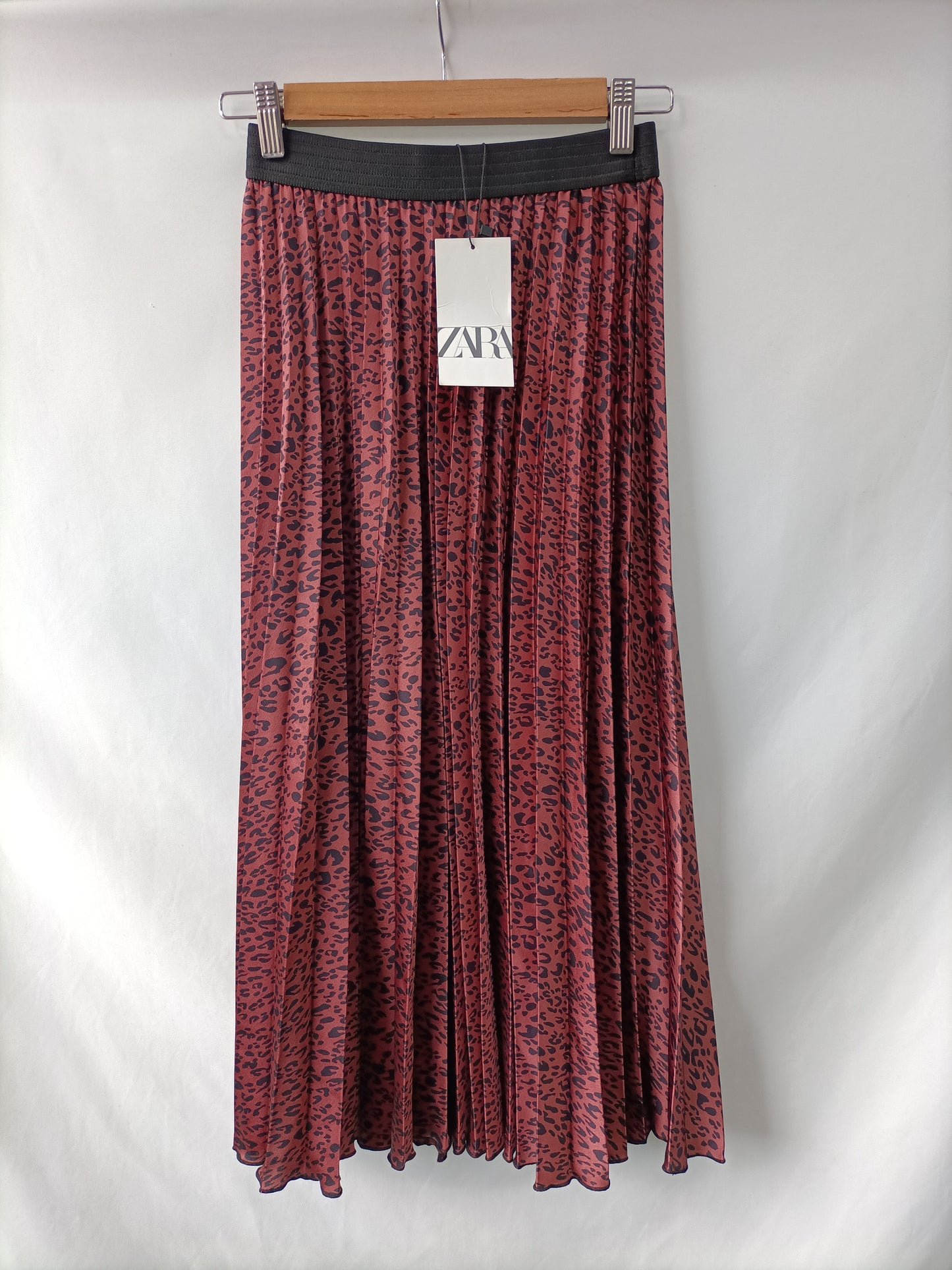 ZARA. Falda midi plisada print T.xs