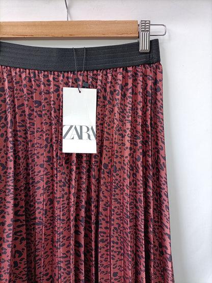ZARA. Falda midi plisada print T.xs