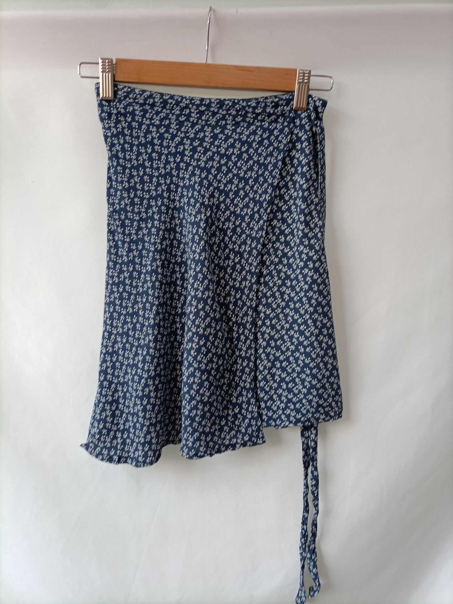 BRANDY MELVILLE. Falda pareo flores T.u(s)