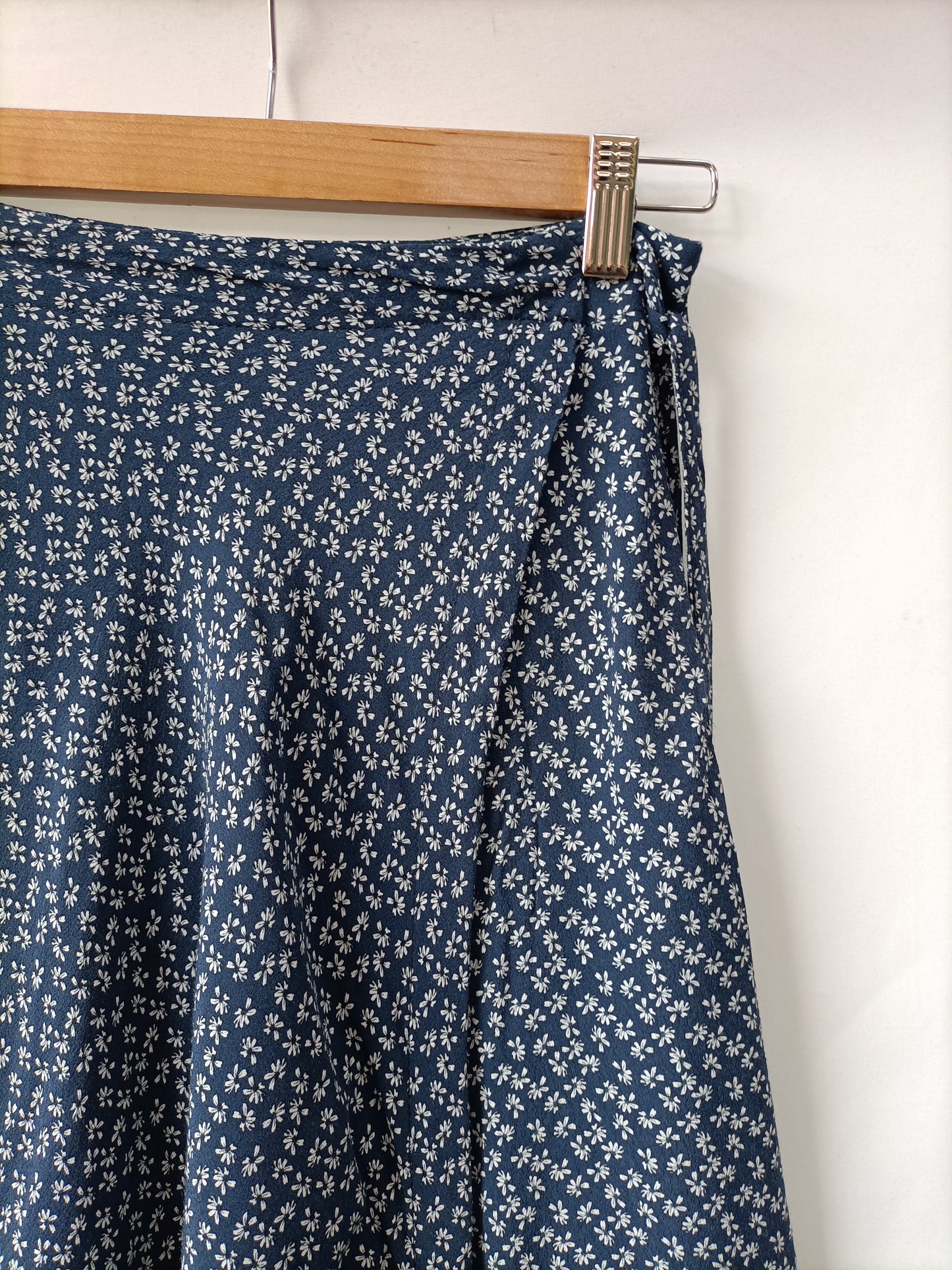 BRANDY MELVILLE. Falda pareo flores T.u(s)