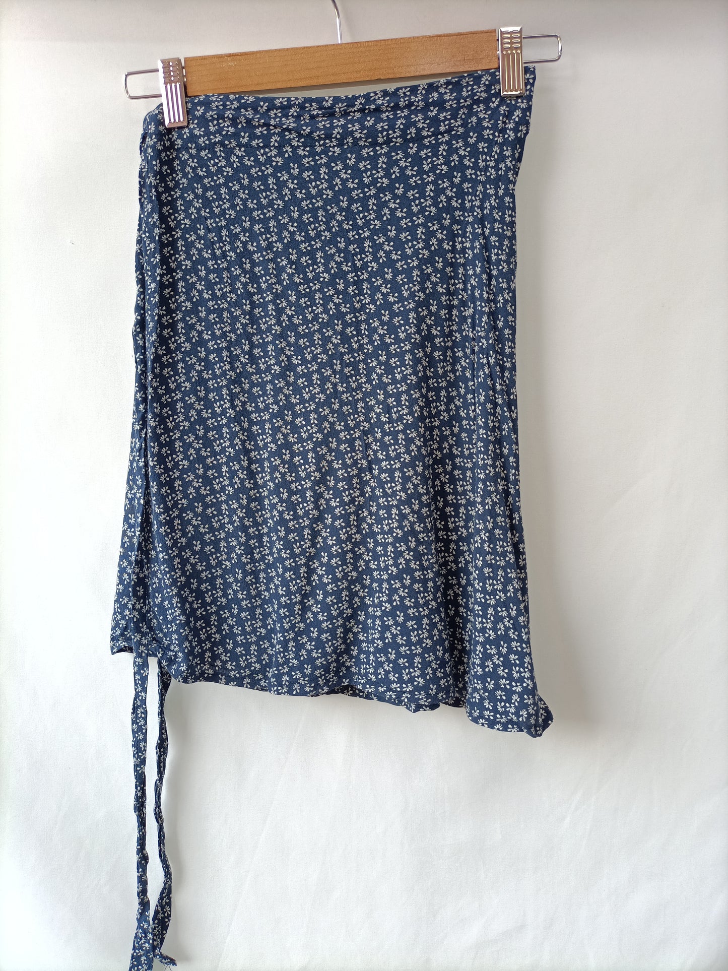 BRANDY MELVILLE. Falda pareo flores T.u(s)