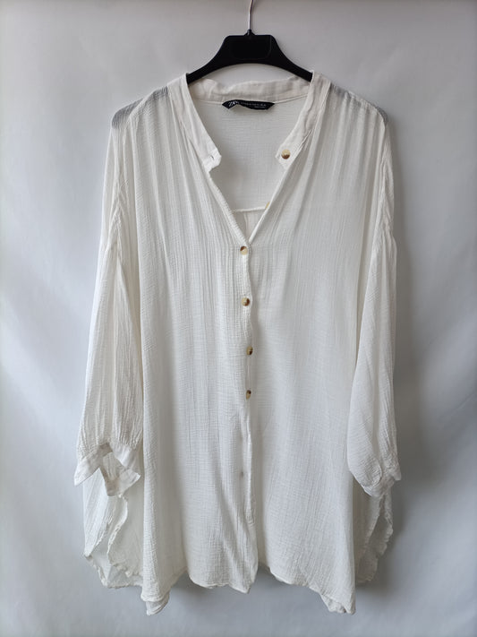 ZARA.Blusa blanca oversized T.s/m