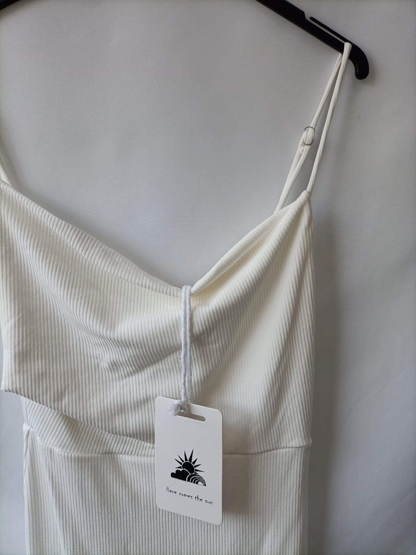 HERE COMES THE SUN (BILLI J). Vestido midi blanco canalé T.m