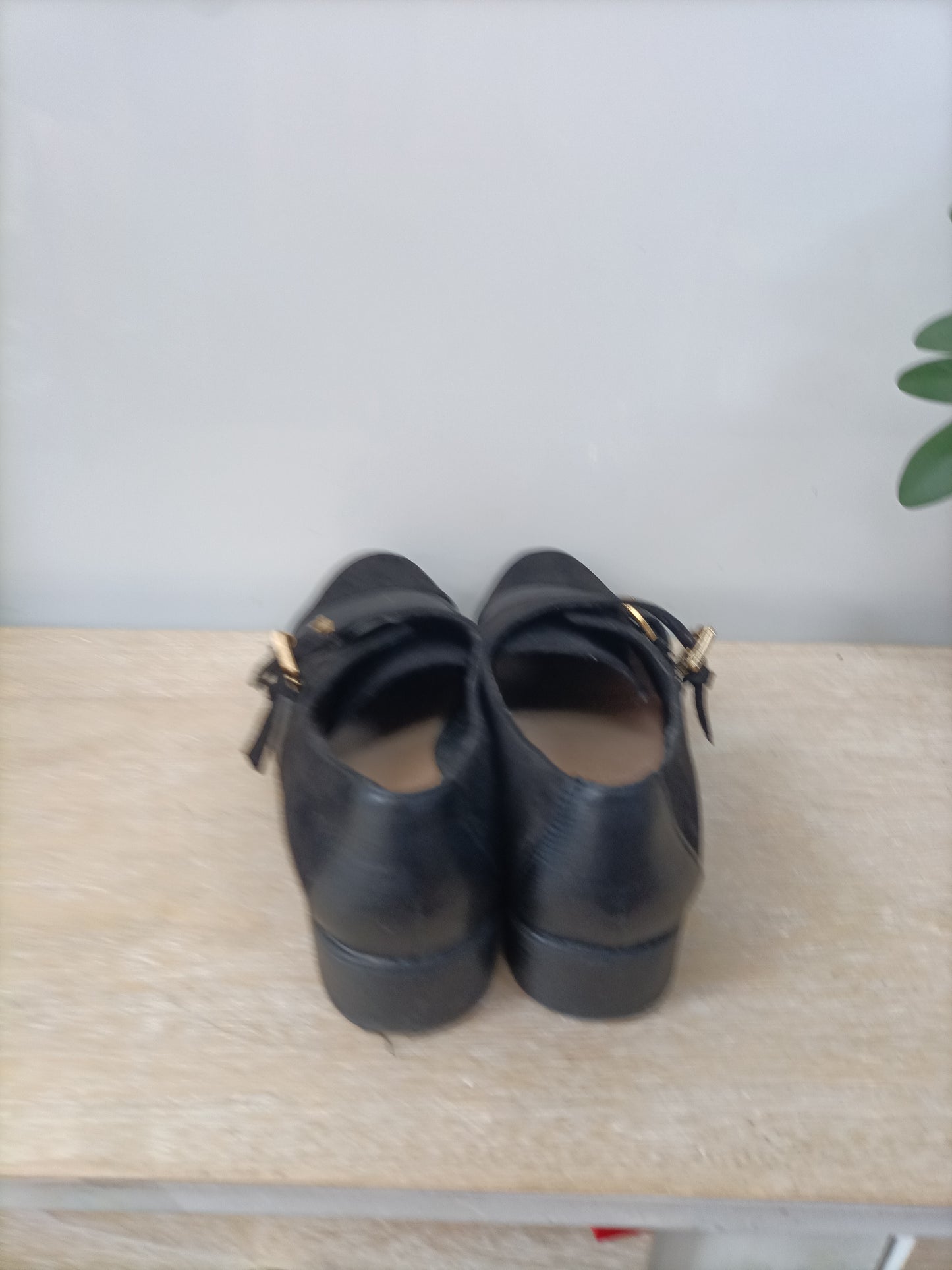 market.SFERA. Zapatos negro doble hebilla T.39