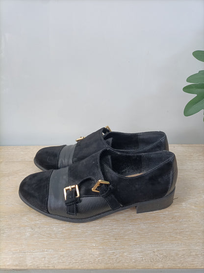 market.SFERA. Zapatos negro doble hebilla T.39