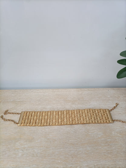 ZARA. choquer dorado