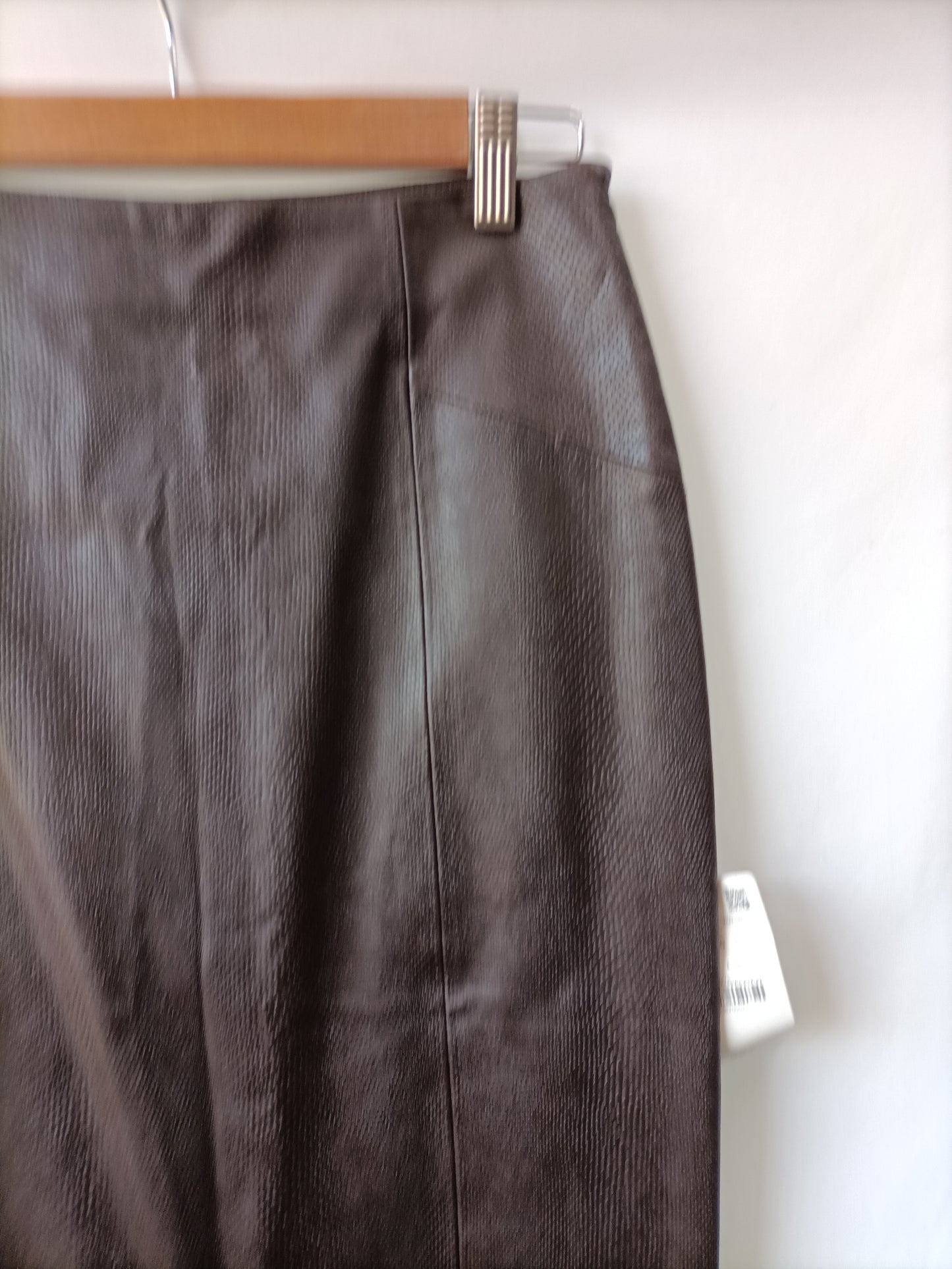 ZARA. Falda midi marron serpiente T.s