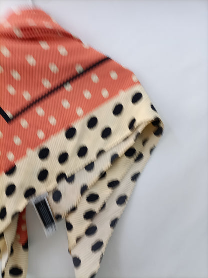 MANGO. Pañuelo Plisado lunares