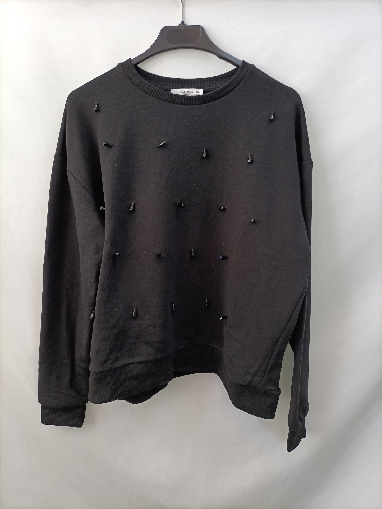MANGO. Sudadera negra Abalorios T.m