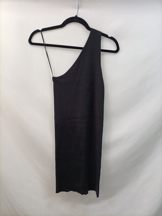 ZARA. Asymmetrical black dress Tl