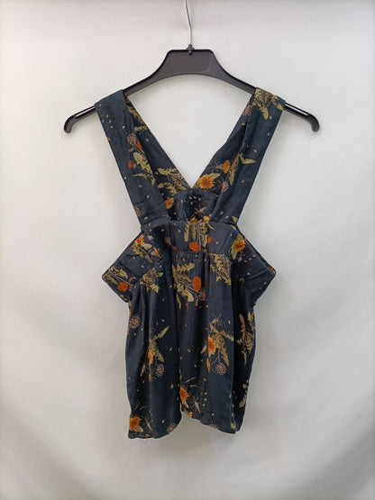 PULL&BEAR. Top negro flores T.m