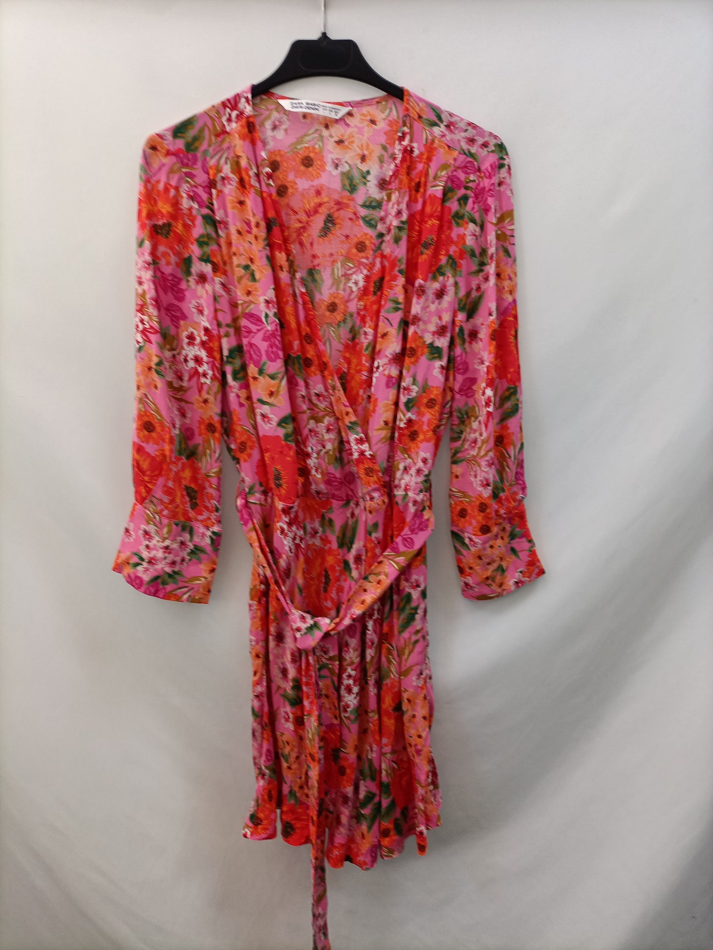 ZARA. Vestido rosa flores años T.l