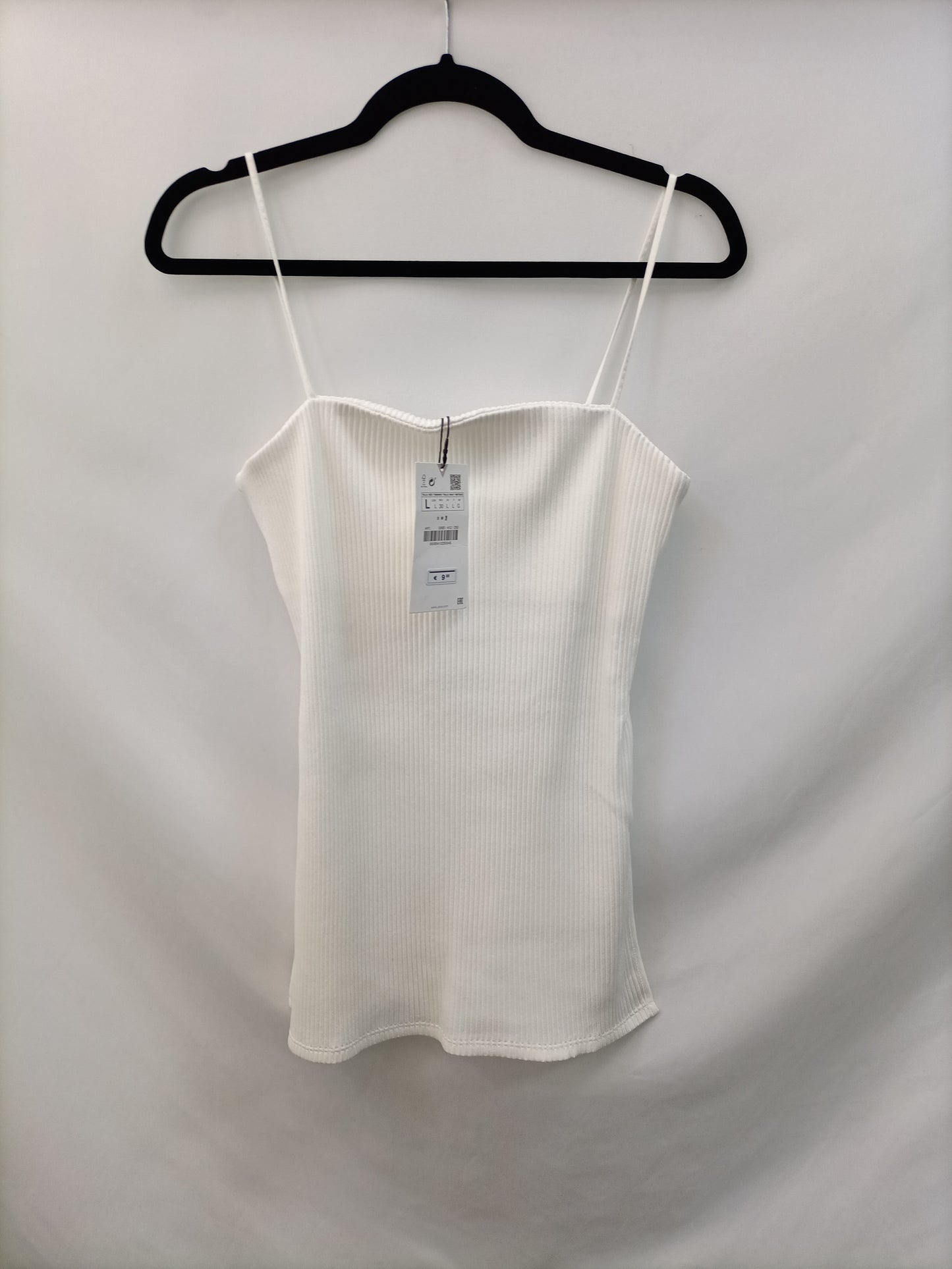 ZARA. Top blanco canalé T.l