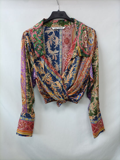 ZARA. Top corto multiestampado T.xs