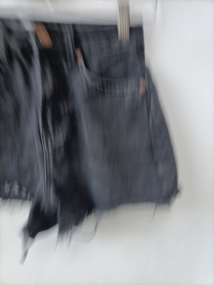 NEW LOOK. Black denim shorts T.34