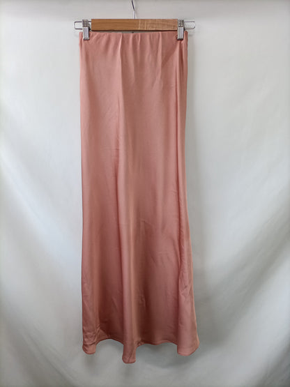 ASOS. Falda rosa satinada T.34