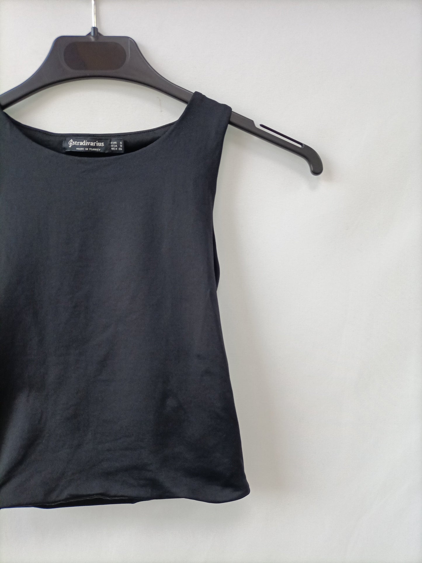 STRADIVARIUS. Top negro licra T.s