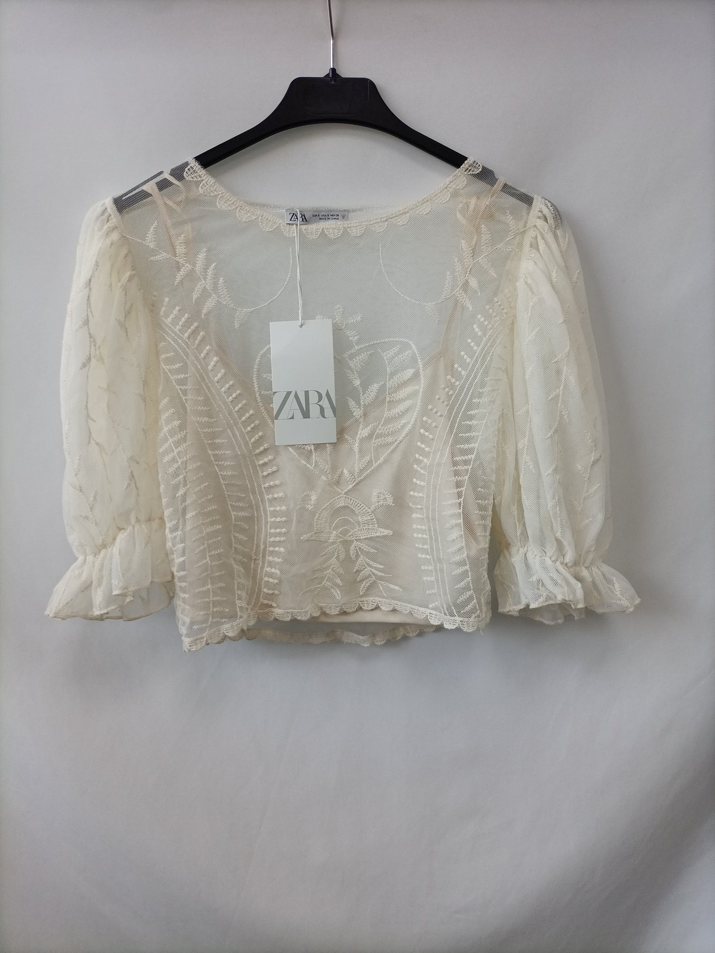 ZARA. Top beige encaje T.xs