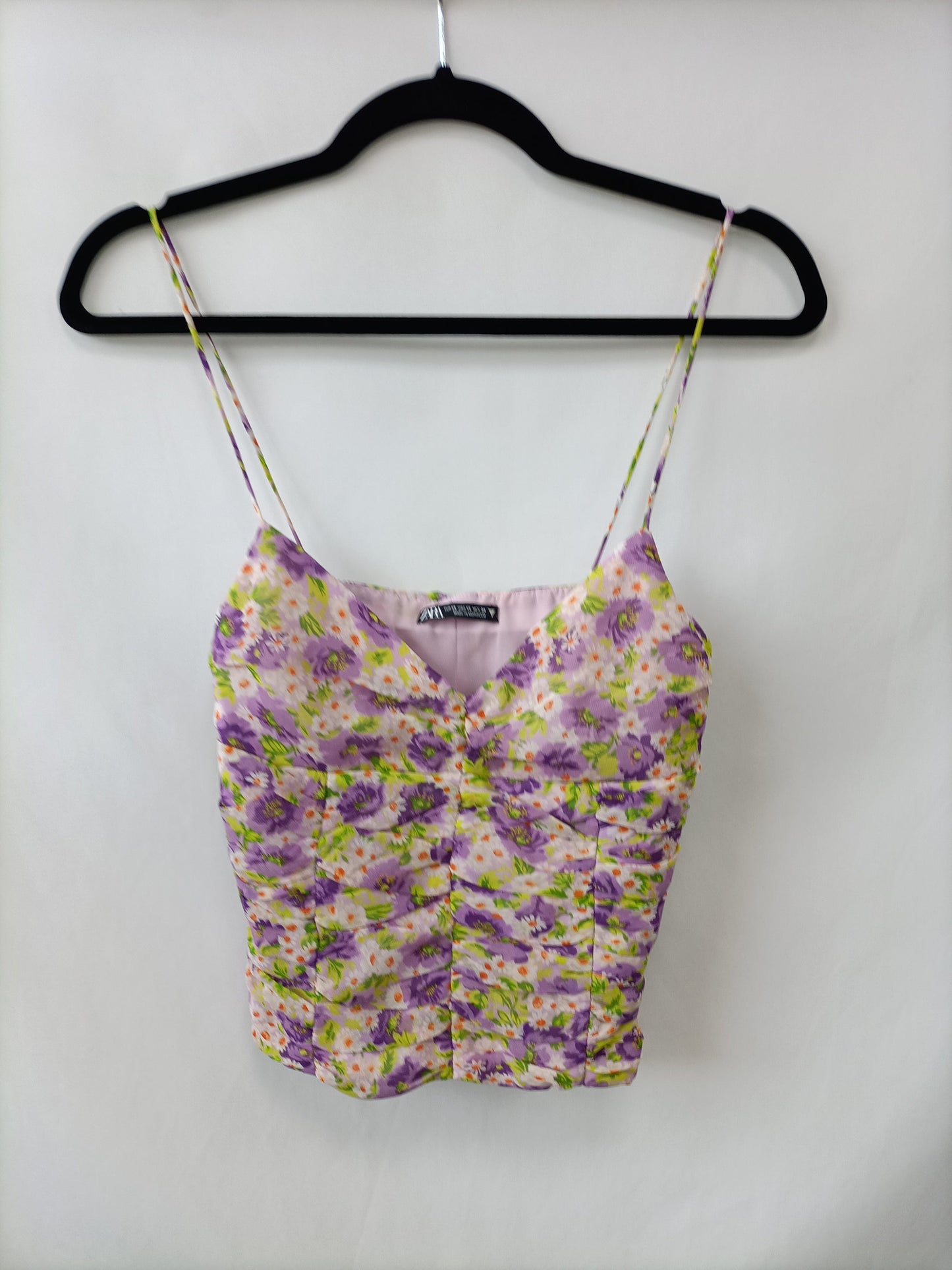 ZARA. Top flores lila T.xs