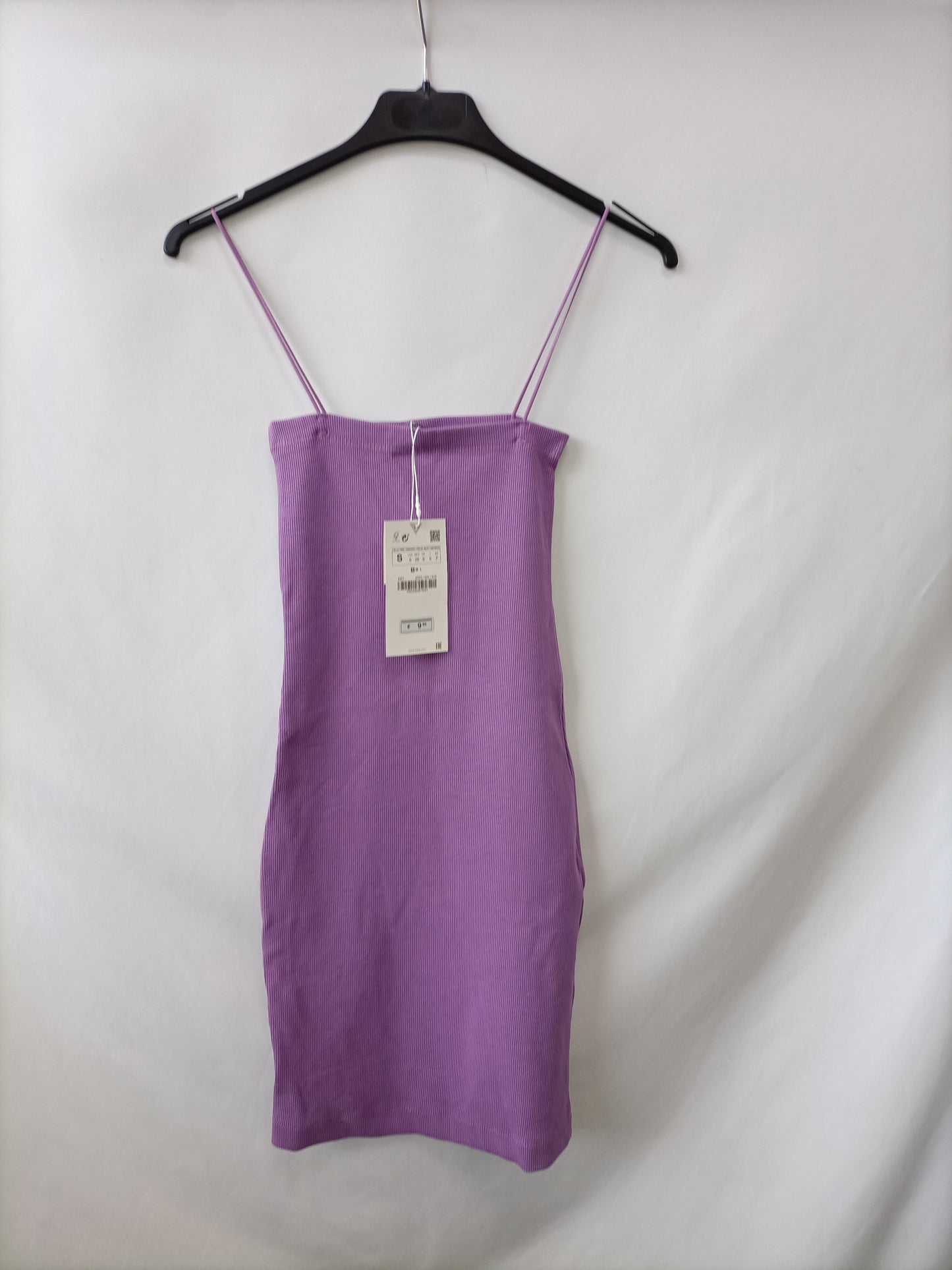 ZARA. Vestido morado canalé T.s