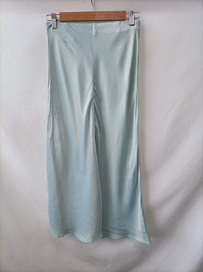 ZARA. Falda azul satinada T.xs