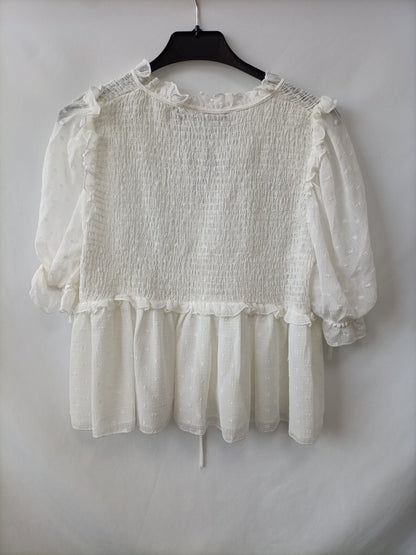 ZARA. Blusa blanca plumeti T.xs
