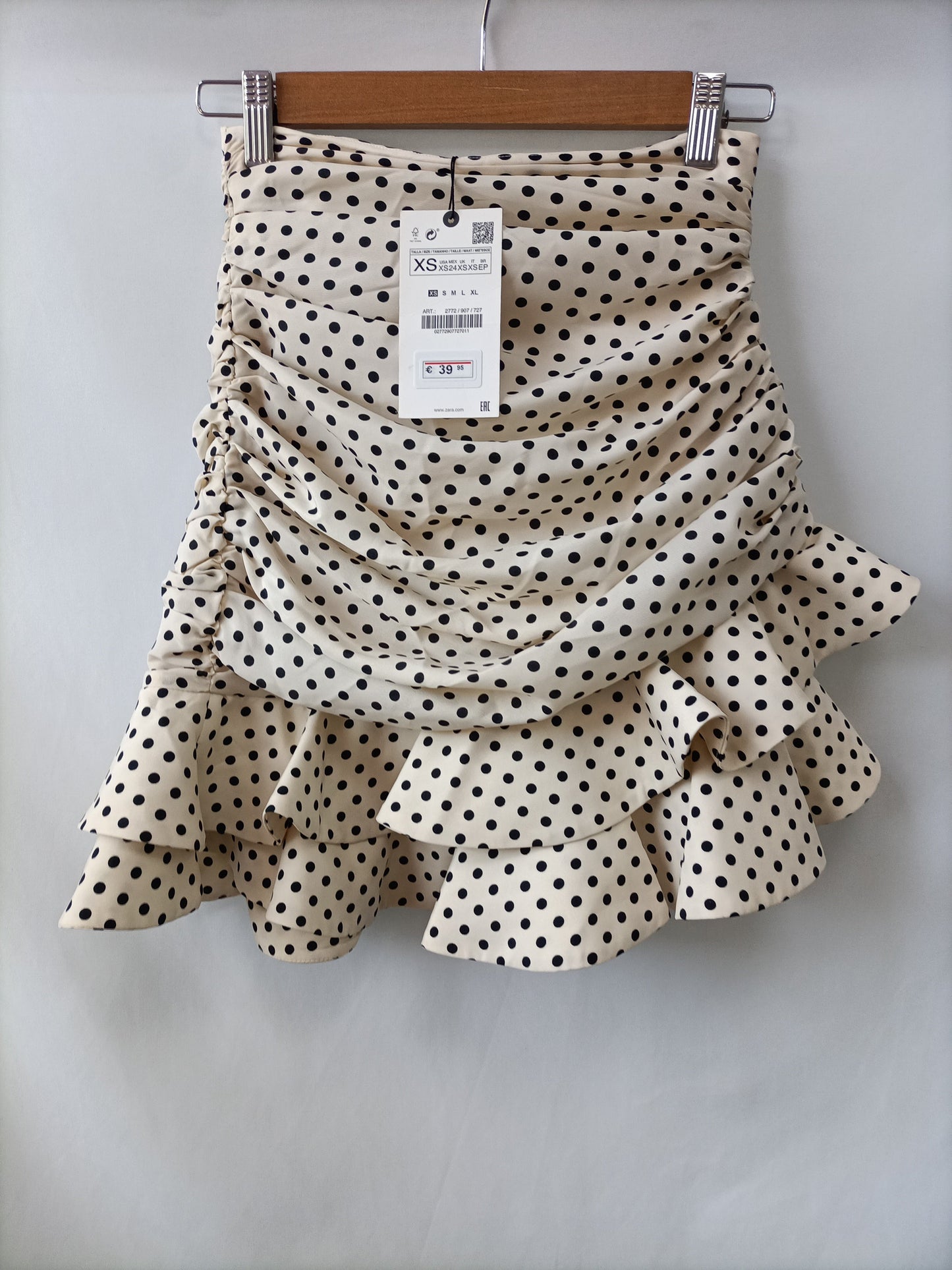 ZARA. Falda beige lunares T.xs