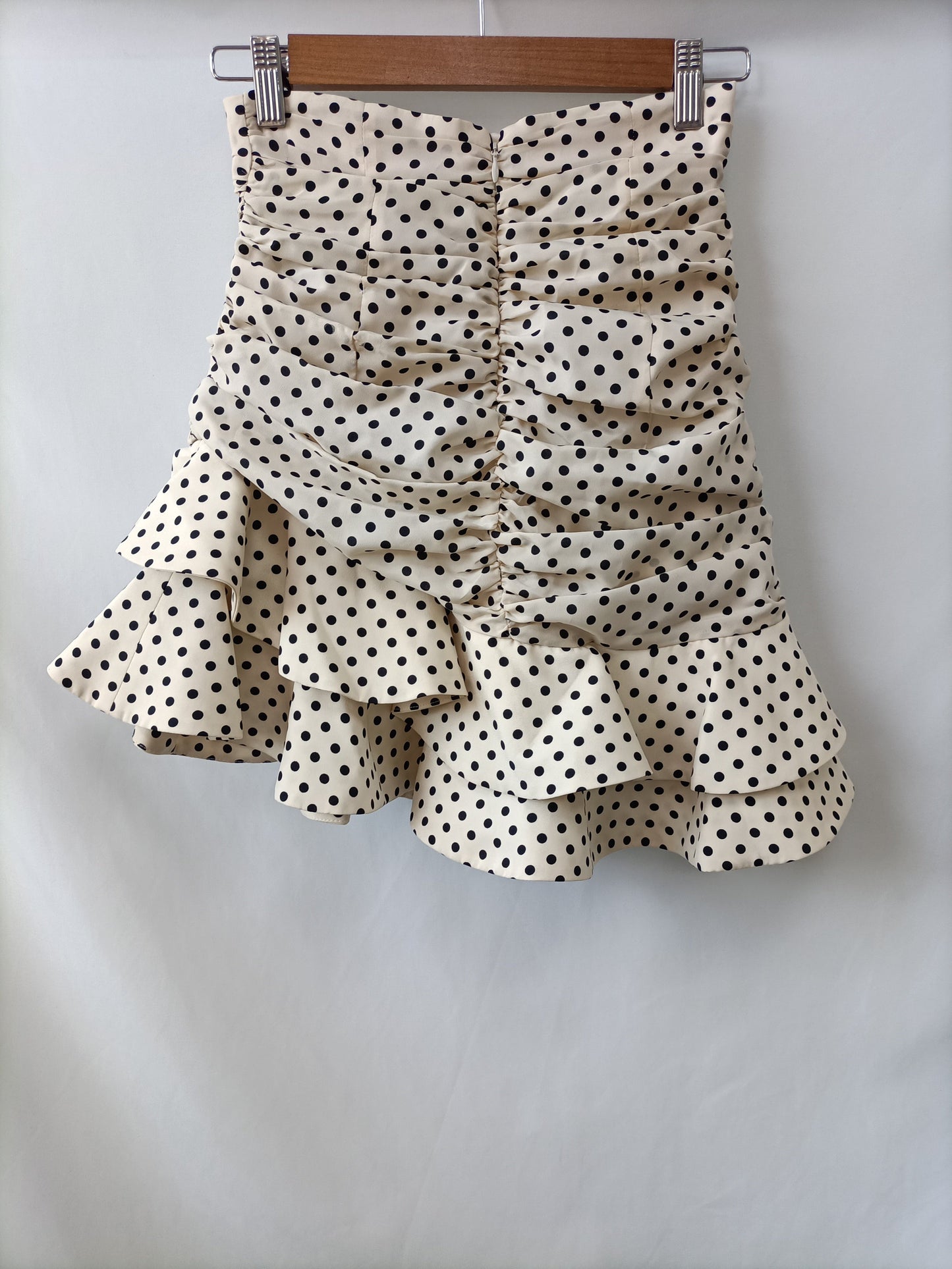 ZARA. Falda beige lunares T.xs