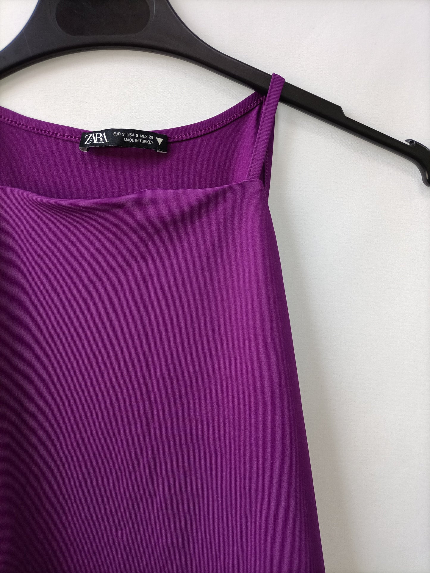 ZARA. Top licra morados T.s