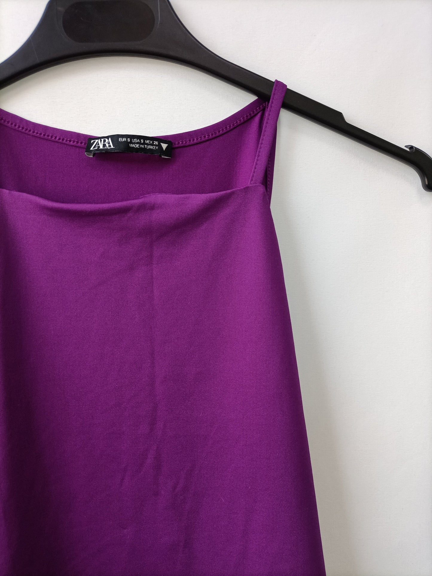 ZARA. Top licra morados T.s