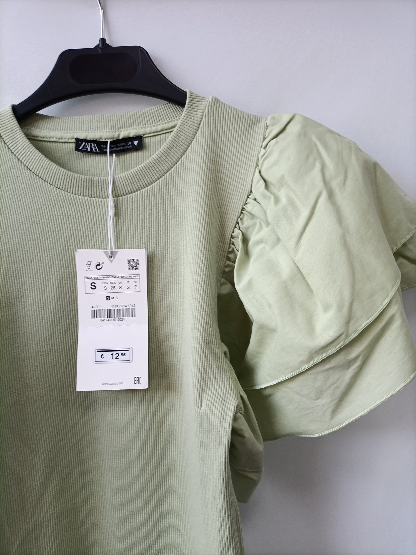 ZARA. Body verde volantes T.s