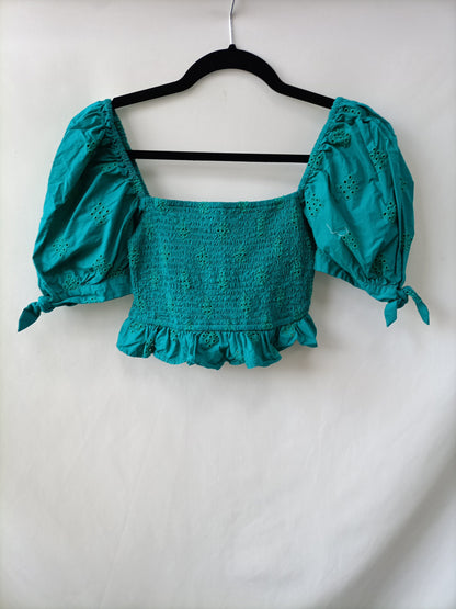 ZARA. Top verde troquelado T.xs