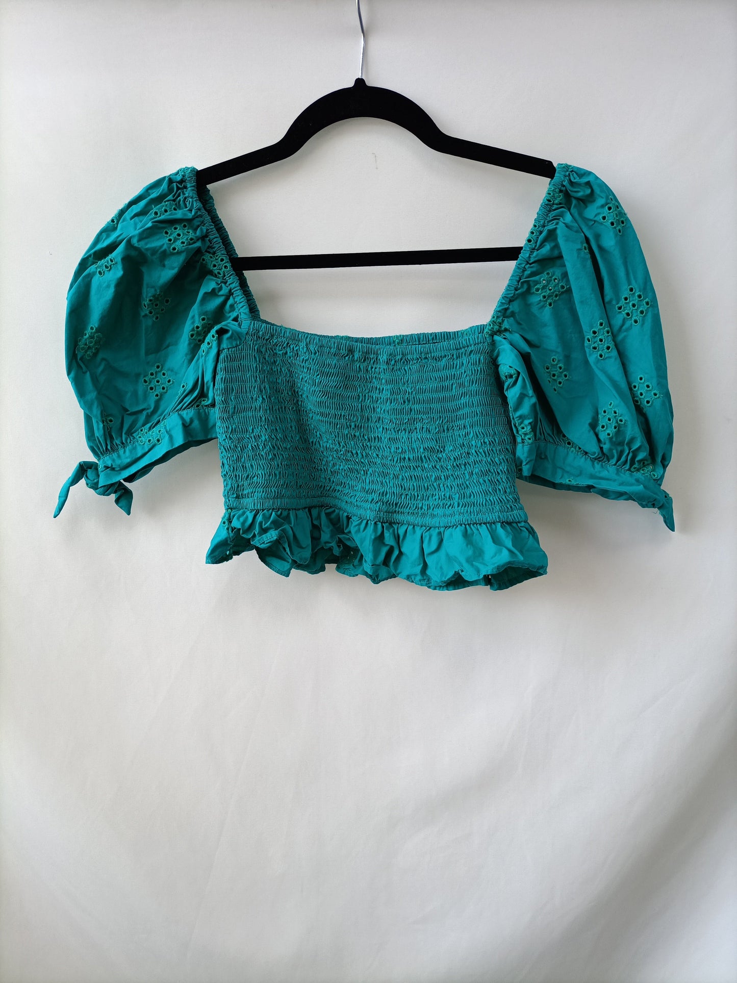ZARA. Top verde troquelado T.xs