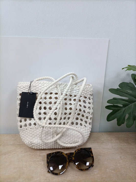 ZARA. Bolso blanco rejilla