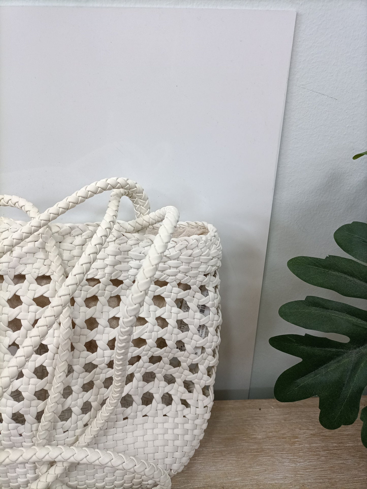 ZARA. Bolso blanco rejilla