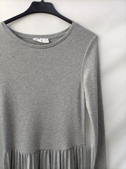 MANGO. Vestido gris plisado T.s