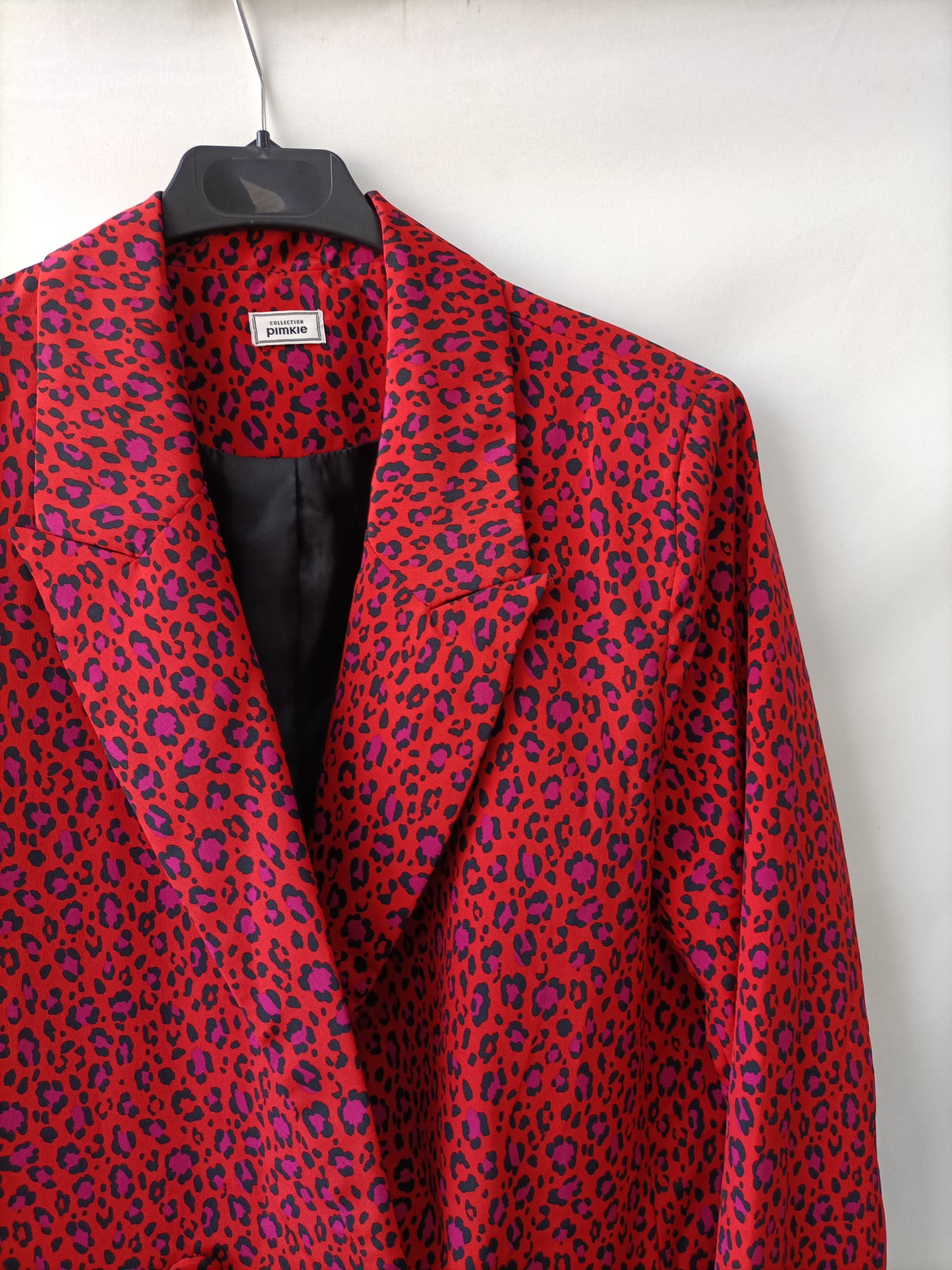 PIMKIE. Blazer roja animal print T.u (s)