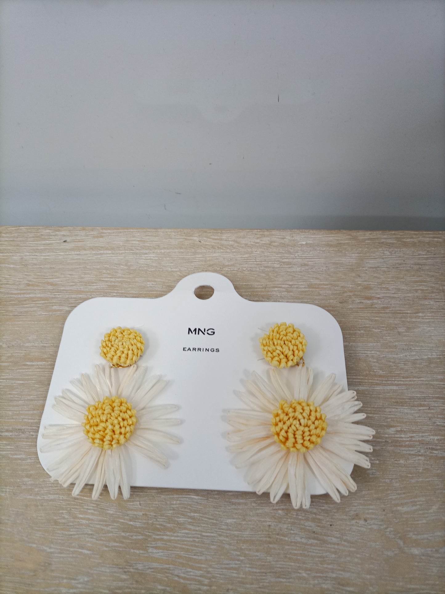 MANGO. Pendientes margarita