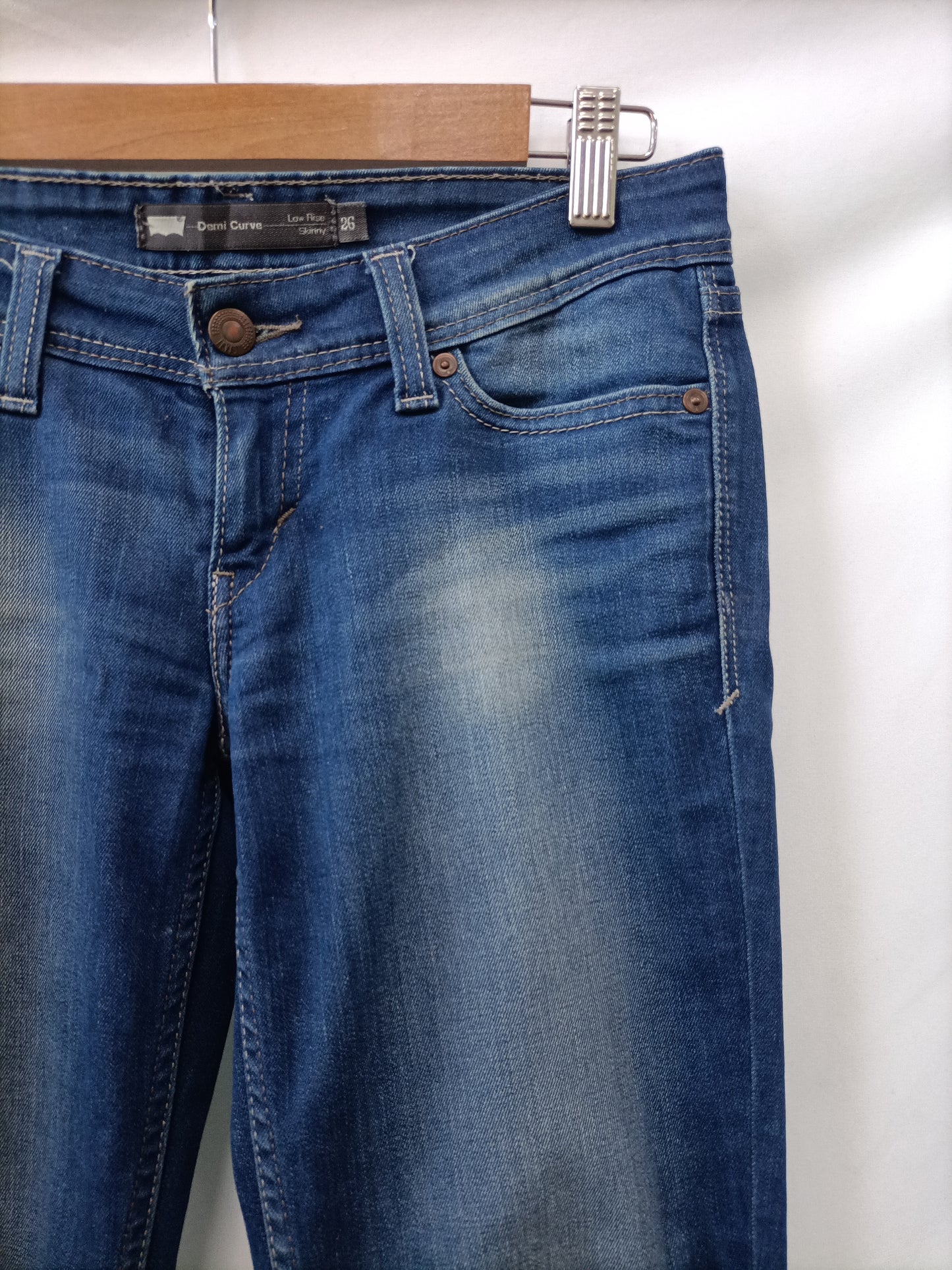 LEVI'S. Pantalón pitillo efecto vintage T.26(38)