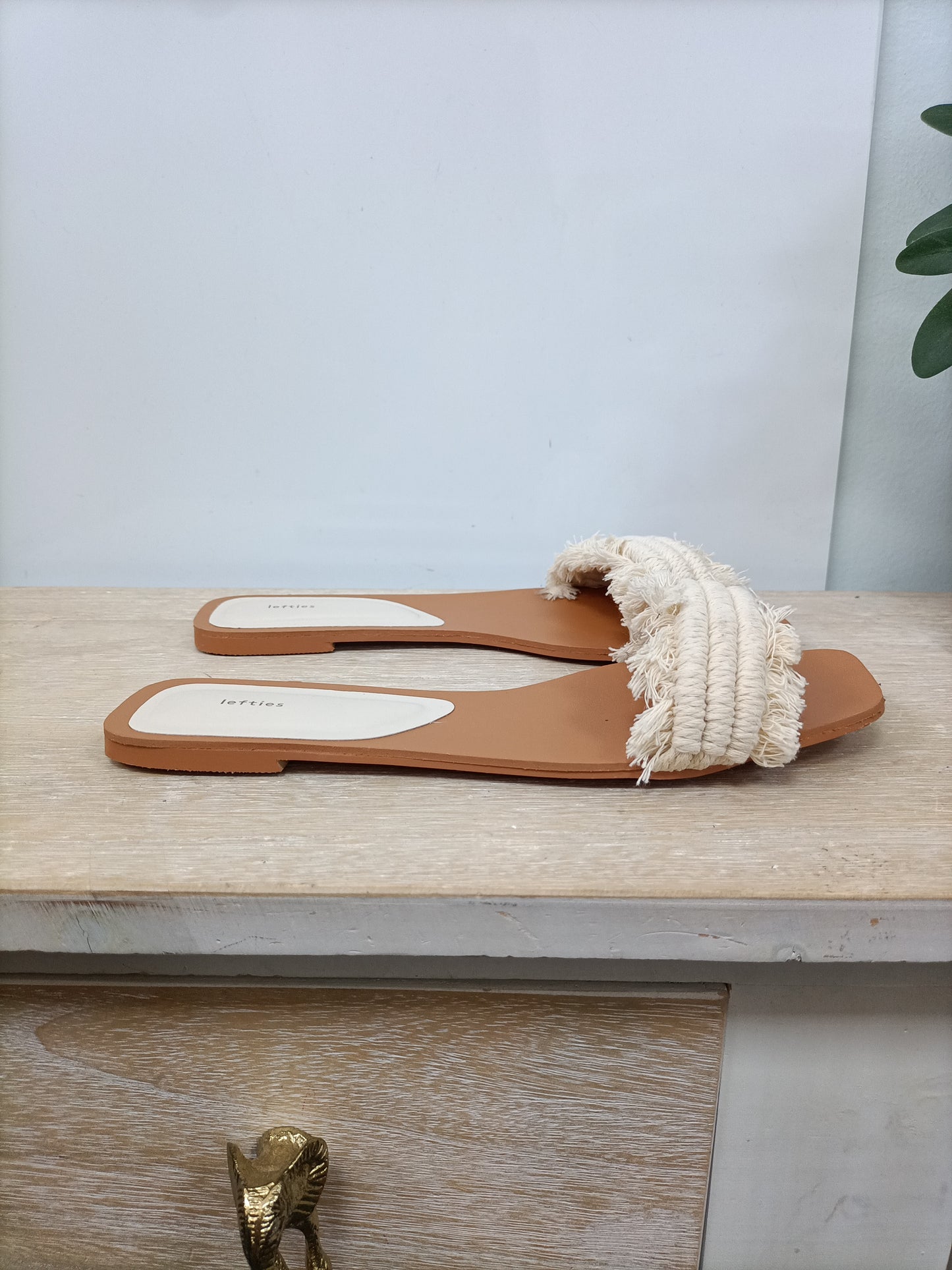 LEFTIES. Sandalias beige cuerda T.38