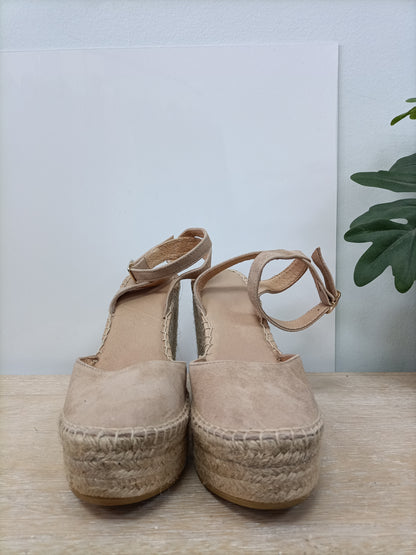 OTHERS. Beige platform wedges size 38