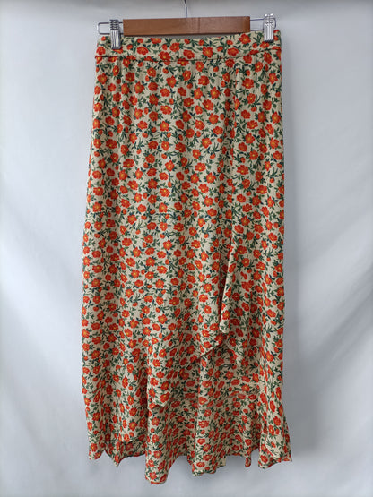 PULL&BEAR. Falda beige flores T.m